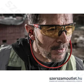 MILWAUKEE Védőszemüveg sárga, karc és párásodásmentes (4932478927)