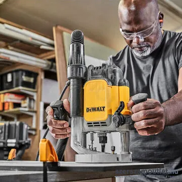 DEWALT DWE625KT-QS Elektromos felsőmaró TSTAK kofferben (2300W;12mm)