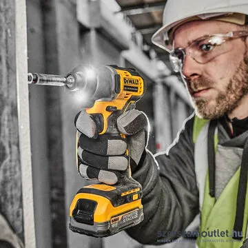 DEWALT DCF840E1T-XJ Akkus szénkefementes ütvecsavarozó TSTAK kofferben (1/4" 192Nm) (1xPowerStack&tr