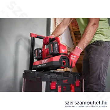 MILWAUKEE M18 PC6 Multizónás akkutöltő, PACKOUT kompatibilis