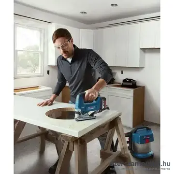 BOSCH GST 185-LI Akkus szúrófűrész (18V) (Akku és töltő nélkül!) (06015B3021)