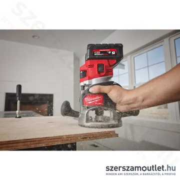 MILWAUKEE M18 FR12KIT-0P Akkus felsőmaró PACKOUT kofferben (18V) (Akku és töltő nélkül!)