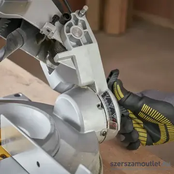 STANLEY SM1650-QS Gérvágó fűrész 254x2,8x30mm, 1650W/230V